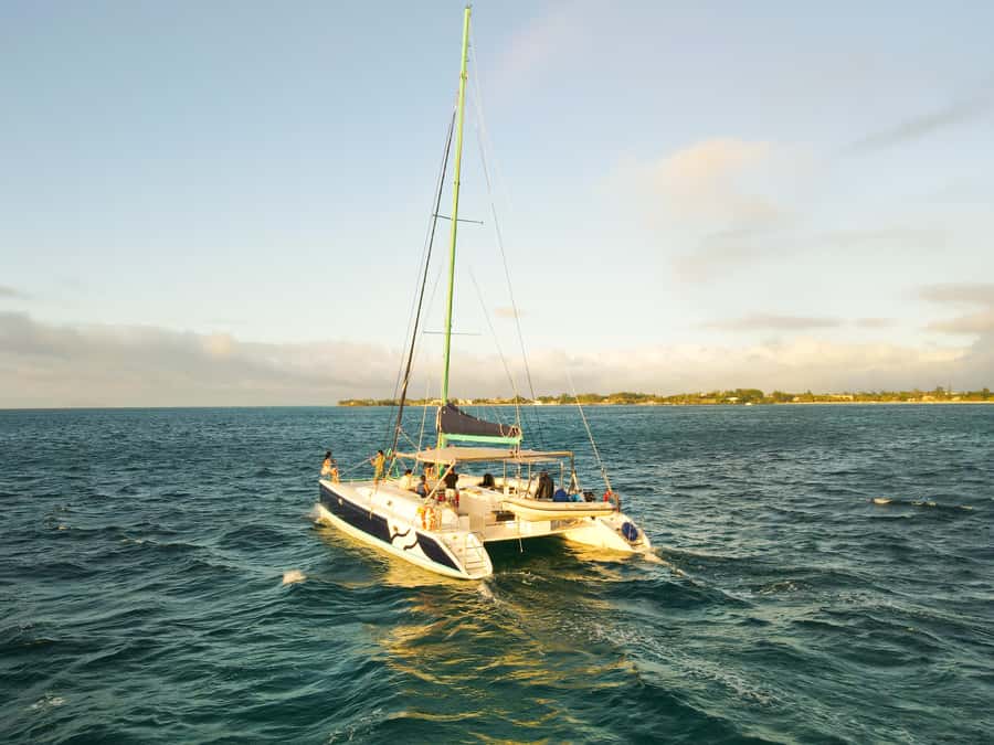 North of Mauritius: Sunset Catamaran Cruise, Drinks & Snacks - Sailing out of Grand Baie for the northern coast