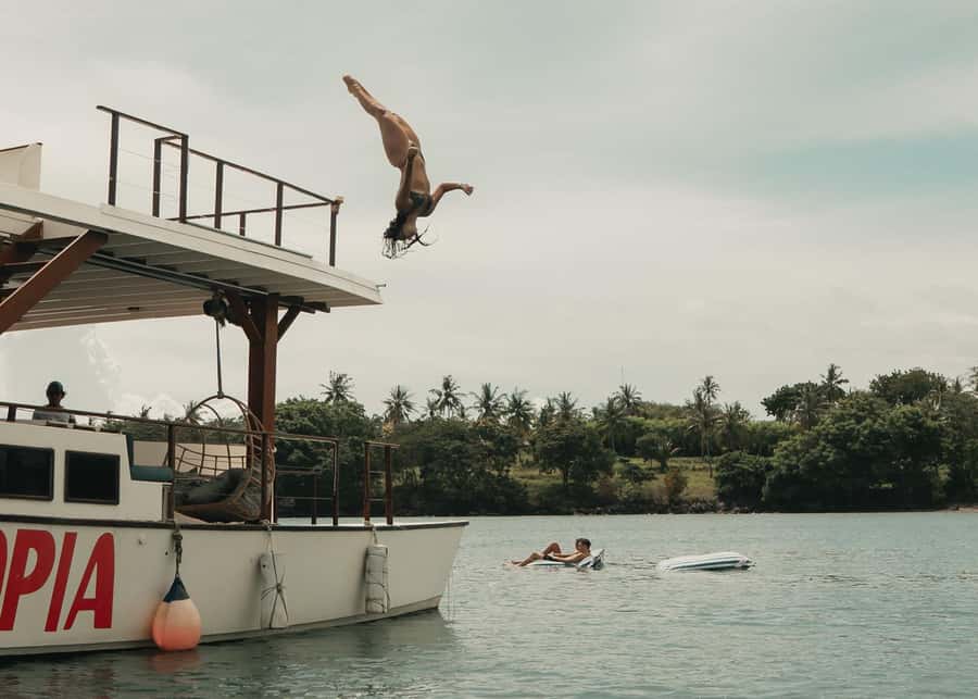 Nusa Lembongan: 4-in-1 Half-Day Catamaran Snorkeling Cruise - GoPro photos, comfort, and onboard service