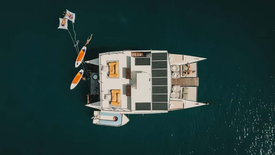 Nusa Lembongan: 4-in-1 Half-Day Catamaran Snorkeling Cruise - Meeting the boat near The Captain Bar and Grill