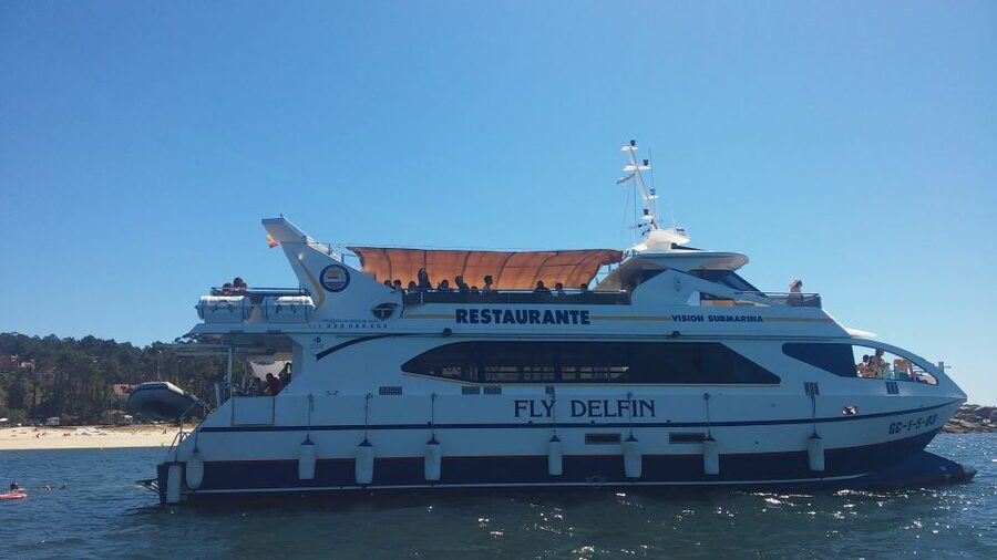 O Grove: Ría de Arousa Catamaran Tour with Seafood Lunch - The best parts of the O Grove cruise