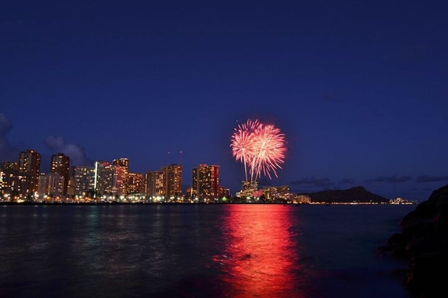 Oahu: Waikiki Friday Night Fireworks Catamaran (Wahine Koa) - The first hour: Waikiki from offshore