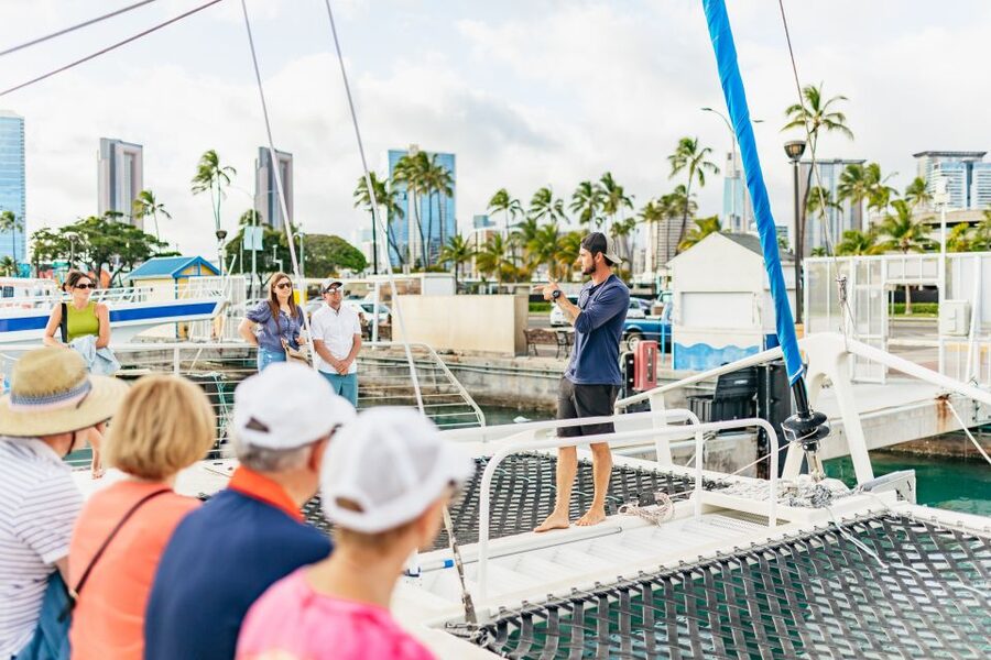 Oahu: Waikiki Sunset Catamaran Cocktail Cruise - Snacks, boxed meals, and the meaning of light bites