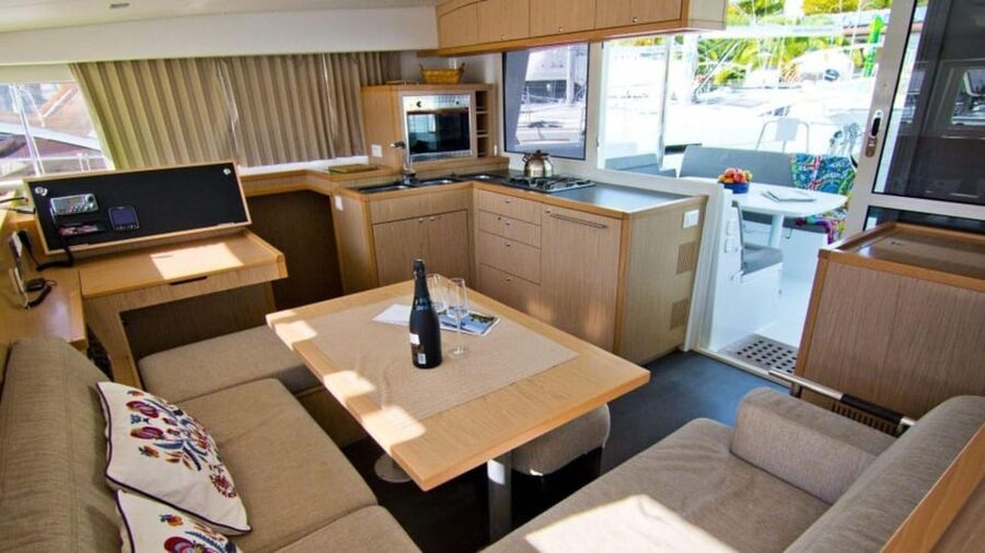 Olbia: catamaran tour in the Tavolara Marine Protected Area - Lunch with Vermentino and Sardinian sweets