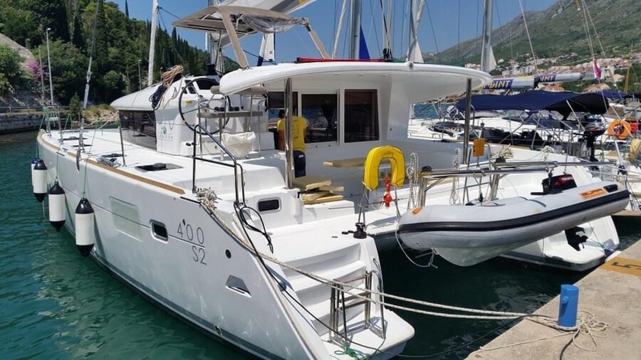 Olbia: catamaran tour in the Tavolara Marine Protected Area - Tavolara and Molara from the water