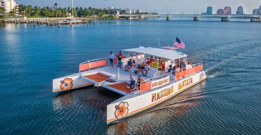 Palm Beach: Sightseeing Catamaran Cruise - Boarding the Hakuna Matata catamaran
