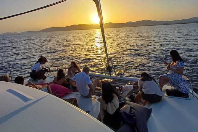 Palma: 2-Hour Sunset Catamaran Cruise with Drinks - Cava, cocktails, and tapas on board