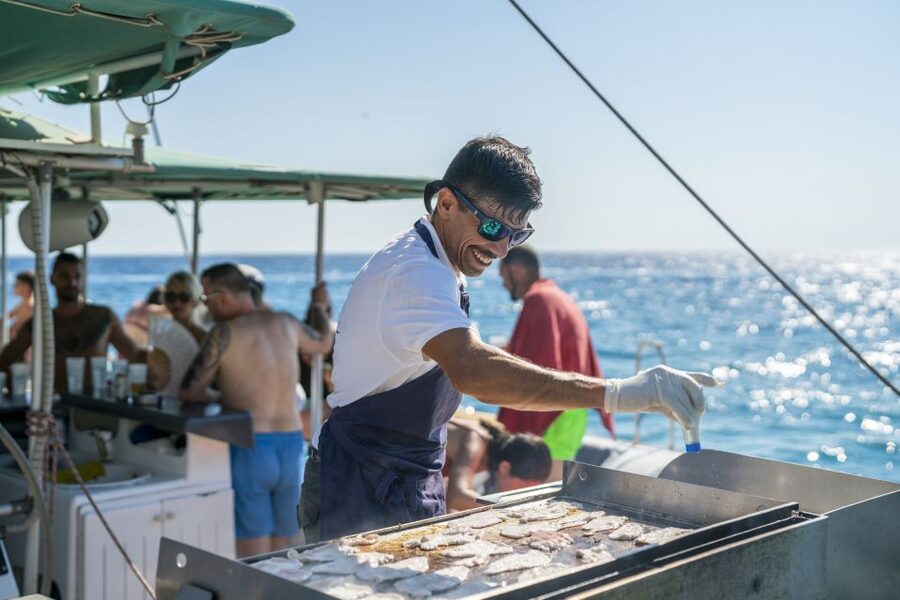 Palma de Mallorca: 5-Hour Catamaran Cruise with Lunch & Swim - Who should book this Mallorca catamaran cruise?