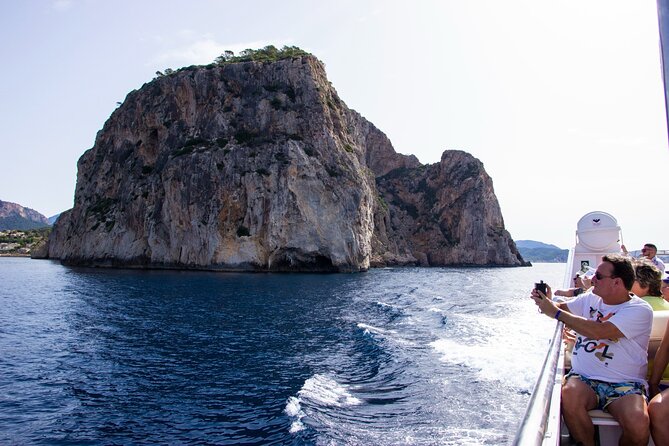 Paradise 4h Catamaran Tour of Mallorca and Puerto Andratx - Along Andritxola coast to Port d’Andratx