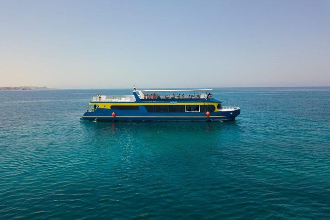 Paradise Catamaran Conquest 2 Hours Semi Submarine & snorkeling - Hurghada - The boat, the crew, and comfort on board