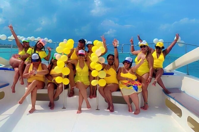 Party Boat / Catamaran Party in Punta Cana - The 45-minute ride to the natural pool