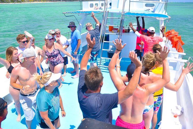 Party boat in Catamaran with Open Bar adults only - A party boat built around water, music, and company