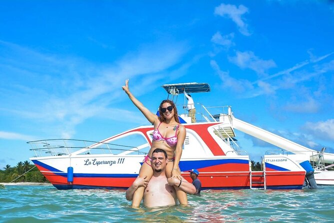 Party boat in Catamaran with Open Bar adults only - The value of $47.50 per person