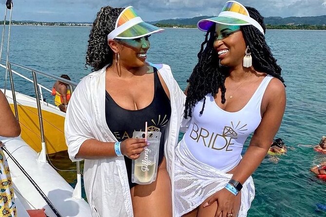 Party Catamaran Sunset Ricks Cafe Negril Open Bar and DJ - The catamaran party and open bar