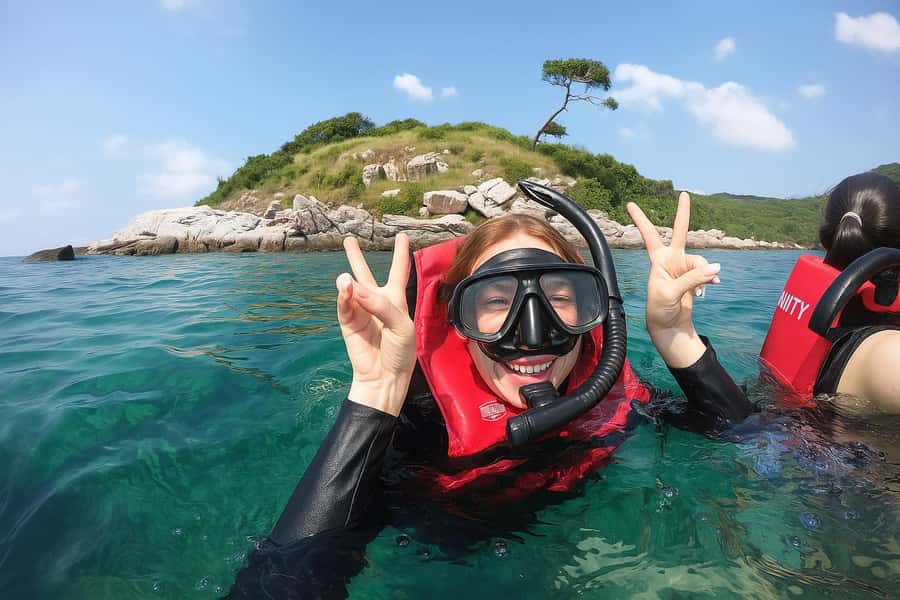 Pattaya: 2 Islands one day trip on Catamaran with Lunch - The 105-minute cruise to Koh Phai