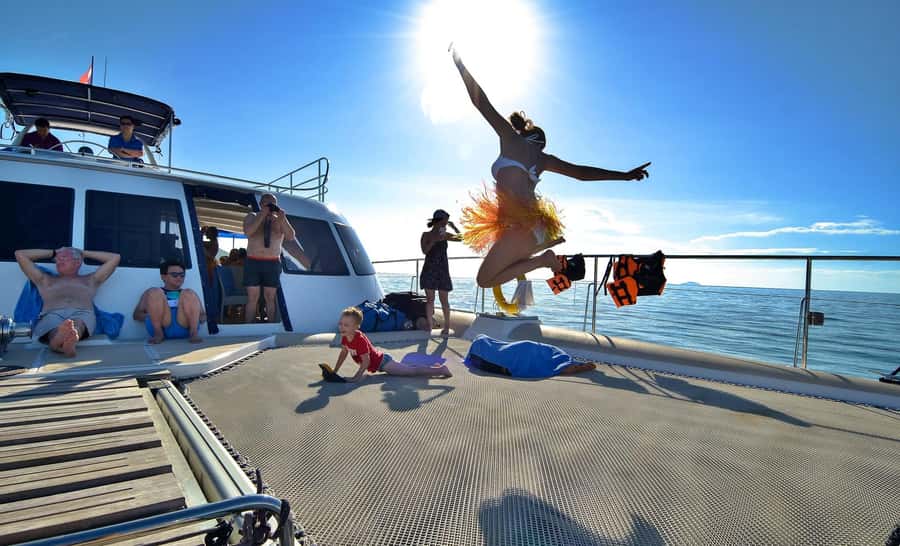 Pattaya: 3 Islands Catamaran Tour with Buffet Lunch - How the eight-hour schedule feels