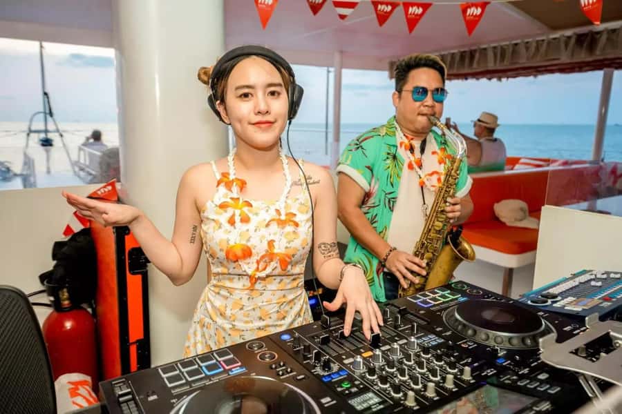 Pattaya: 3 Islands Hopping Day Tour on Catamaran with party - Is $109 a fair price?