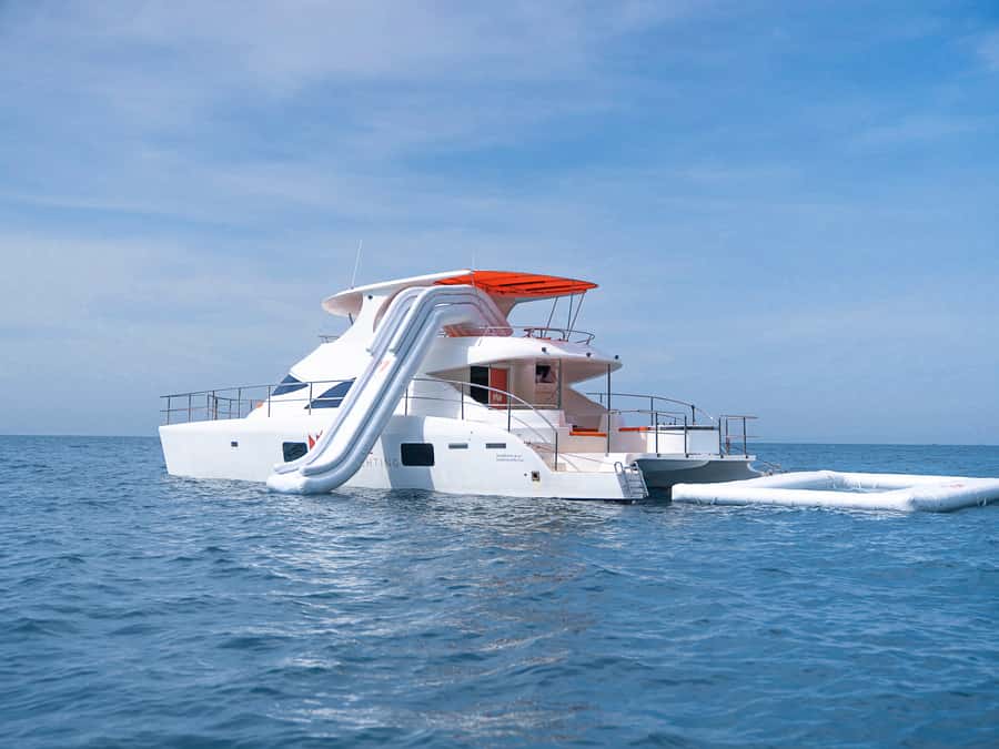 Pattaya: Private Luxury Catamaran Island Discoveries - Crew, safety, and communication