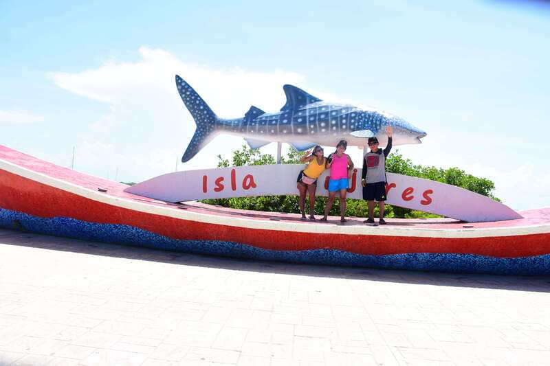 PDC: Isla Mujeres Catamaran Tour with Snorkeling - Snorkeling at Punta Sam El Meco