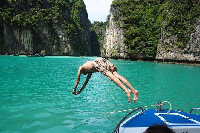 Phi Phi Maya and Maithon by Indigo Luxury Catamaran in Phuket - Pileh Bay by Thai long-tail boat