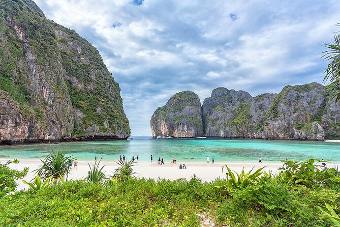 Phi Phi, Maya, Khai and Pileh Day Trip by Speed Catamaran From Phuket - Speed catamaran travel across the Andaman Sea