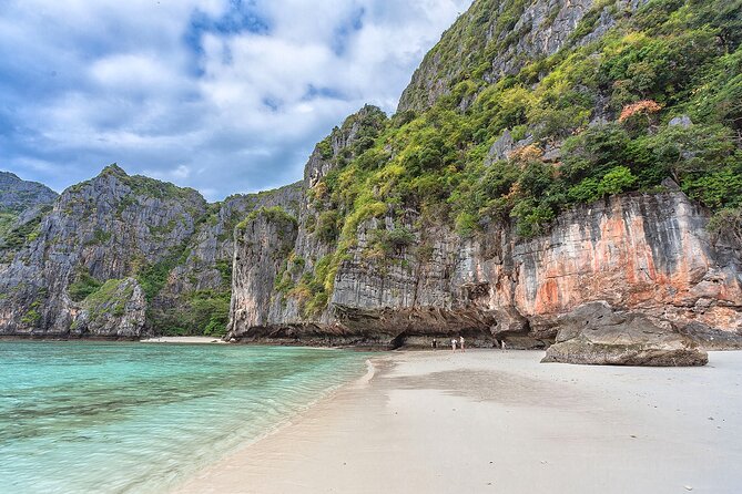 Phi Phi, Maya, Khai and Pileh Day Trip by Speed Catamaran From Phuket - Monkey Beach and the Phi Phi shoreline