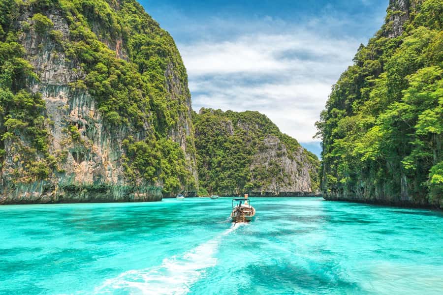 Phuket: Bamboo Island and Phi Phi Islands by Fast Catamaran - The fast catamaran ride to Bamboo Island