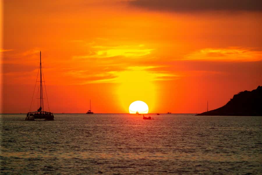Phuket: Coral Island Day Trip and Sunset Dinner by Catamaran - Kahung Beach: white sand and free time