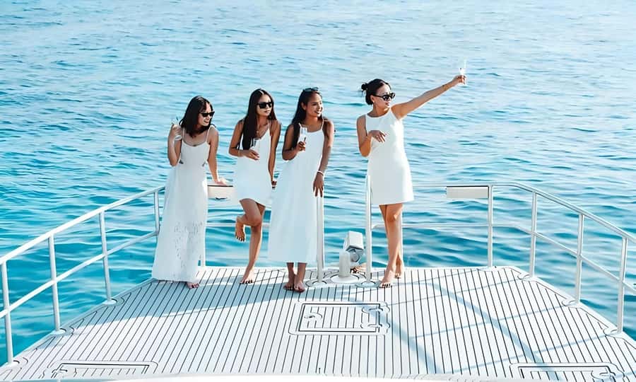 Phuket: Phi Phi, Bamboo & Maithon by Premium Speed Catamaran - Maithon Island and the sunset ride back