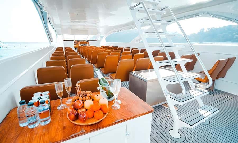 Phuket:Phi Phi, Bamboo, Maiton, Maya Speed Catamaran Tour - Comfort, guides, and communication