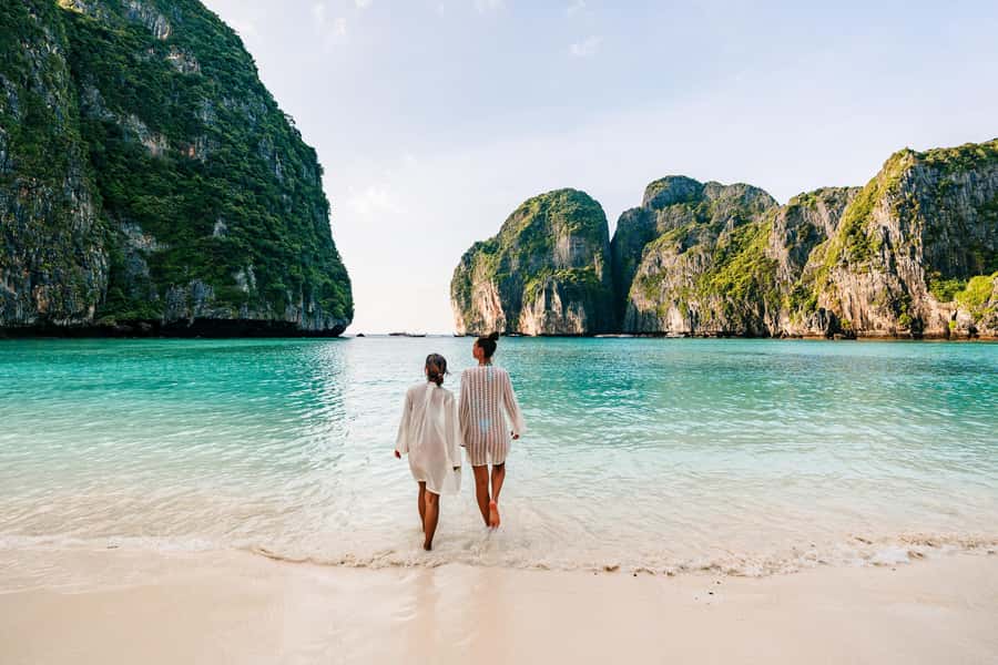 Phuket: Phi Phi Islands Day-Trip by Speed Catamaran - The day at a glance