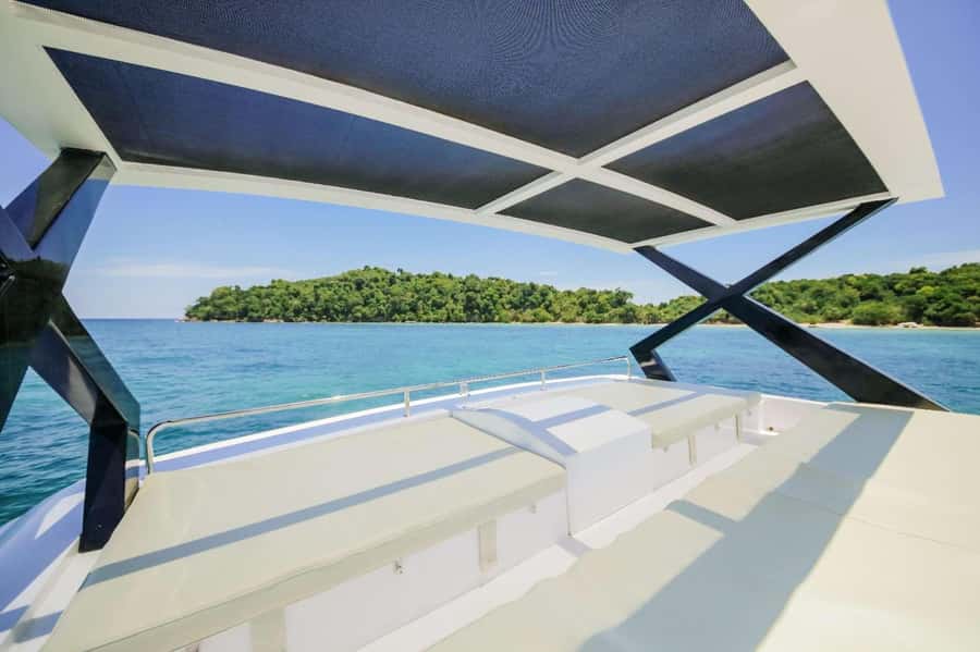 Phuket: Phi Phi & Maithon Island Day Trip by Power Catamaran - Maithon Island and the second water stop