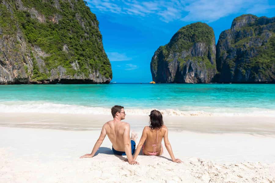 Phuket: Phi Phi, Maya & Bamboo By Premium Speed Catamaran - Your early start from Phuket