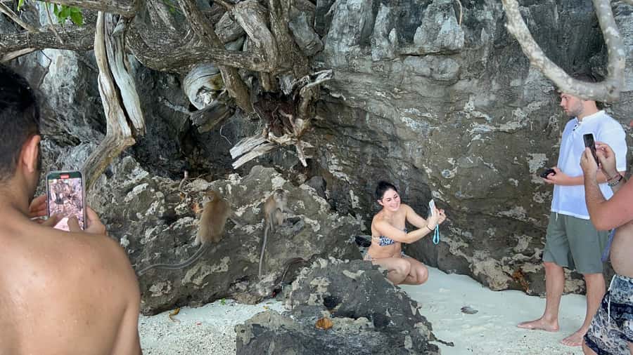 Phuket: Phi Phi Maya Bamboo Island By Speed Catamaran - Maya Bay closes the day with the famous view