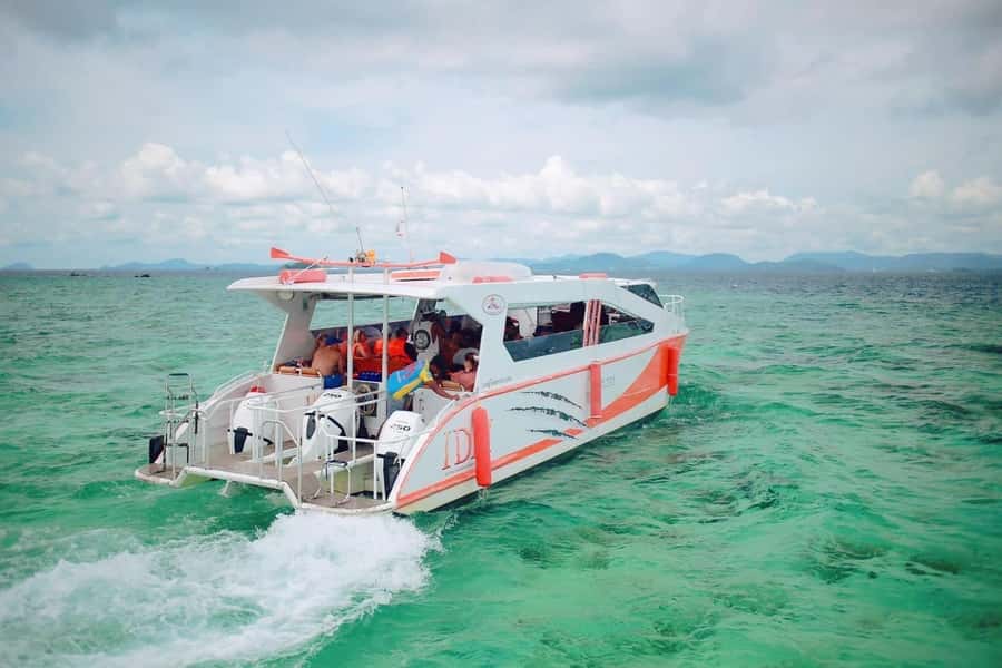 Phuket: Phi Phi, Maya, Koh Khai Day Tour by Speed Catamaran - The early transfer and pier breakfast