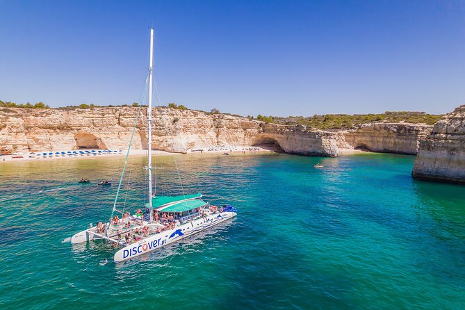 Portimao: Brunch and Benagil Caves - Portimão’s harbour and the first coastal views