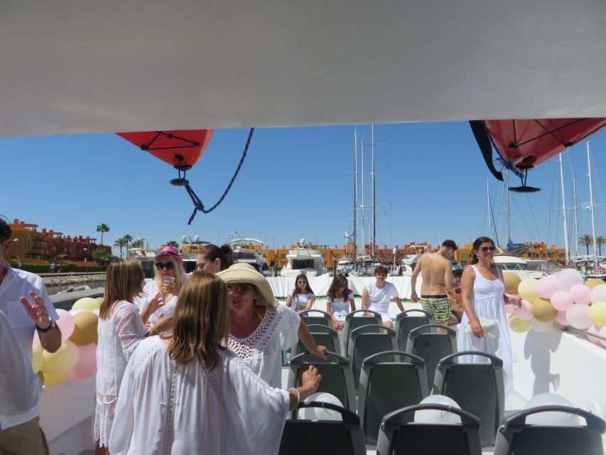 Portimão: Private Benagil Caves Catamaran and Kayak Tour - Who should book this tour?
