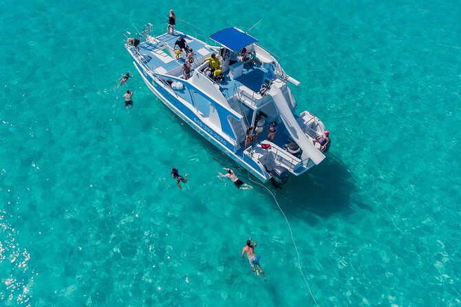 Private 7-Hour Catamaran Tour in Turks and Caicos - Life aboard the 42-foot catamaran