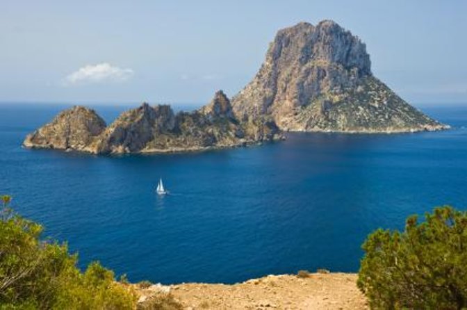 Private Catamaran Beach Hopping in Ibiza - Price and group size: when the math works