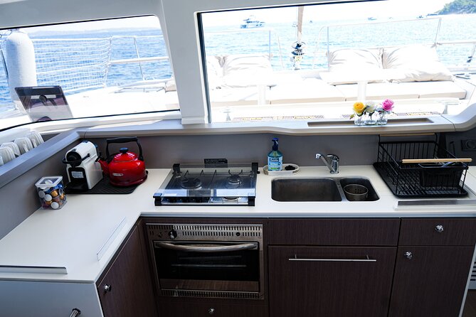 Private catamaran cruise, Lérins Islands, Antibes , Cannes - Weather, cancellation, and planning