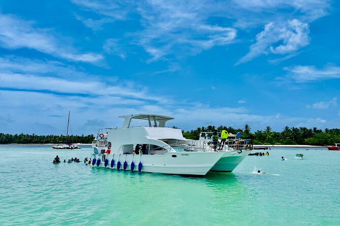 Private Catamaran Cruise with Slide & unlimited drinks - Music, drinks, games, and the natural pool
