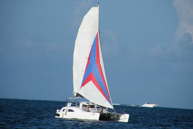 Private Catamaran from Cancun to Isla Mujeres for up to 13 People - Four hours or seven hours?