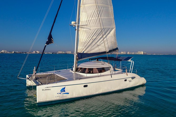 Private Catamaran from Cancun to Isla Mujeres | For up to 30 pepl - What the open bar really adds