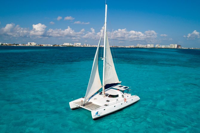 Private Catamaran from Cancun to Isla Mujeres | For up to 40 pp - Setting out from Marina Las Perlas in Cancun