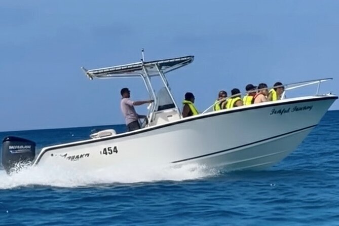 Private catamaran sail & snorkel - A guide who keeps the outing personal