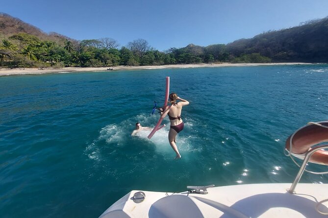 Private catamaran sailing sunset tour & snorkeling from Tamarindo - The return sail and Tamarindo sunset