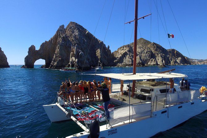 Private Catamaran Snorkeling Cruise in Los Cabos - Sailing past the arch and Lovers Beach