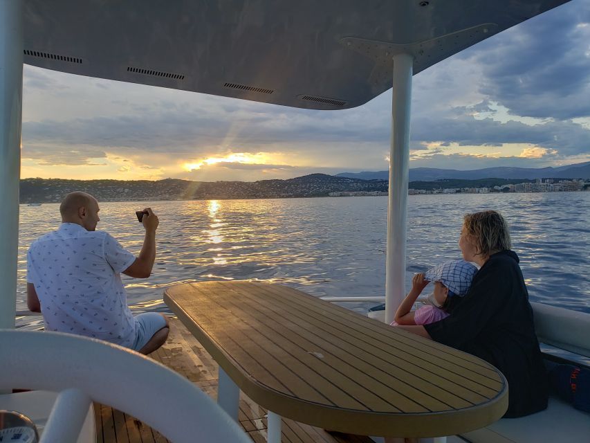 Private catamaran trip in the Bay of Juan les Pins at sunset - What the private price means for your group