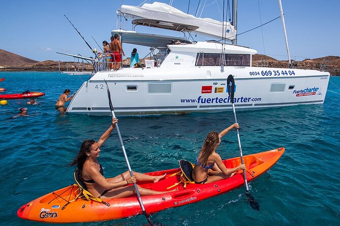 Private Catamaran trips to Lobos Island in Lagoon 400 - Leaving Corralejo for Lobos Island