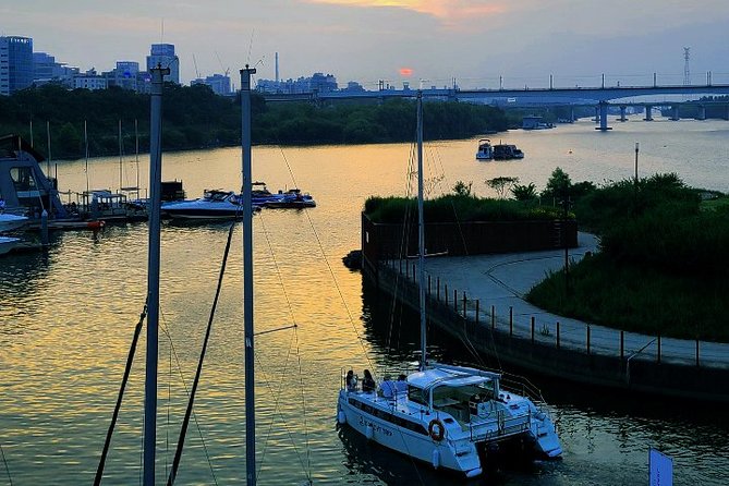 Private Catamaran Yacht Tour in Han River - What you see along the Han River