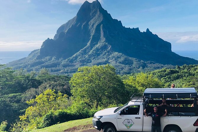 PRIVATE Half Day Tour : Moorea Snorkeling & Sailing on a Catamaran named Taboo - Swimming with rays and blacktip reef sharks